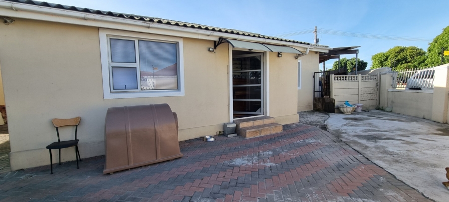 3 Bedroom Property for Sale in Ruyterwacht Western Cape